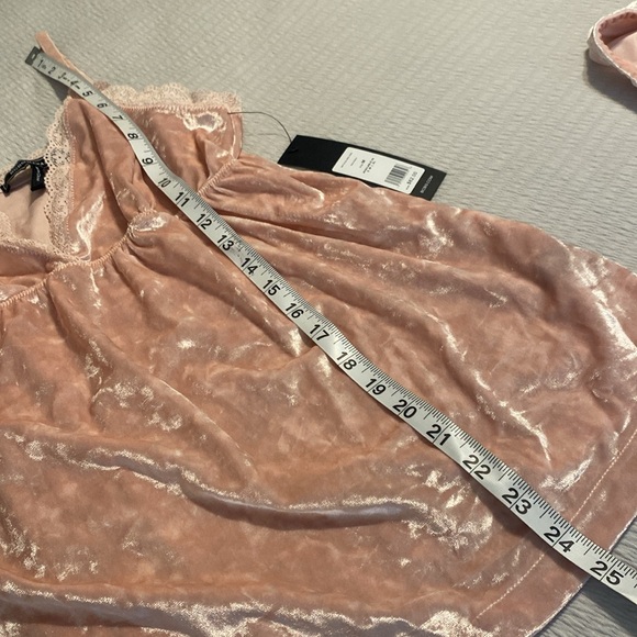 BCBGMaxAzria Women’s Pajama Set with Lace M Pink Babydoll Top Shorts Velvet NWT - Picture 10 of 13